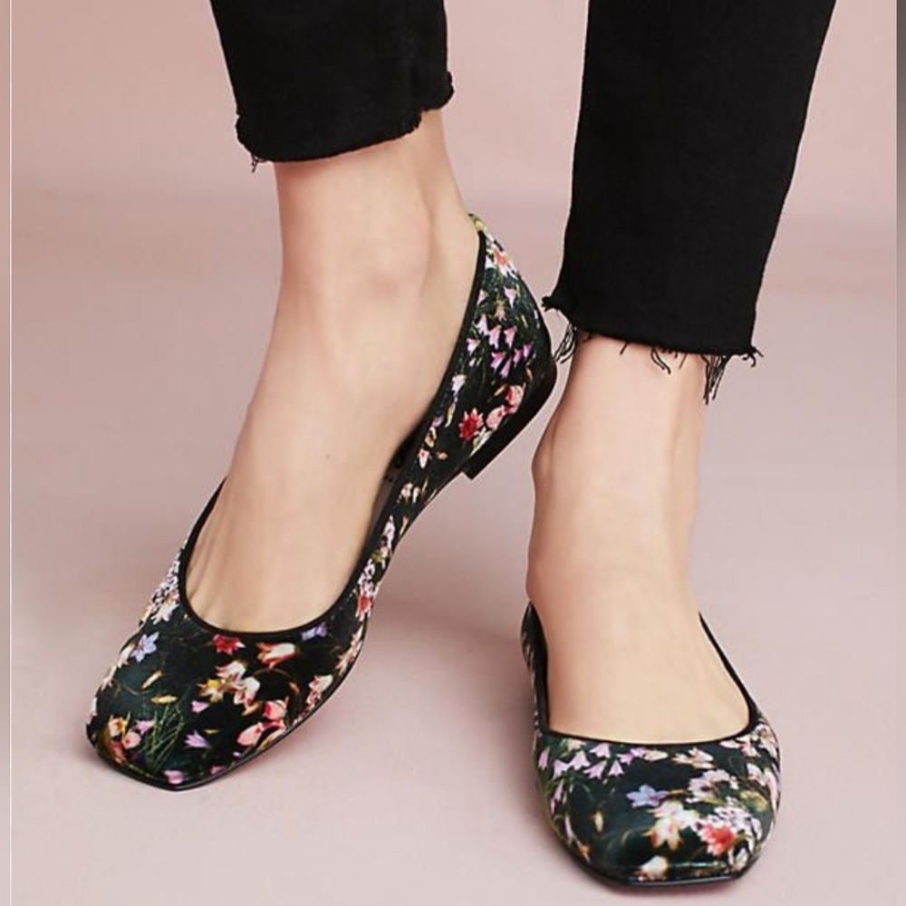 Anthropologie Bisue Ballerina Velvet Flats Shoes Women’s  Velvet Floral Size 37
